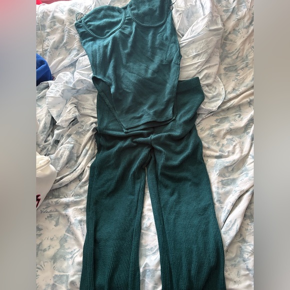 Fashion Nova Green Track Pants Joggers - Picture 1 of 3